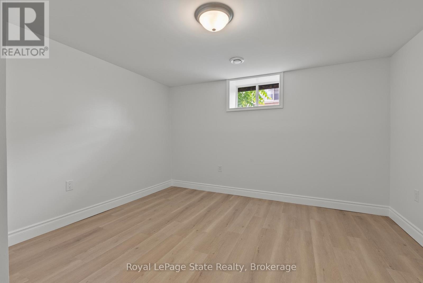 












45 CATHERINE STREET

,
Fort Erie (Central),




Ontario
L2A2G8

