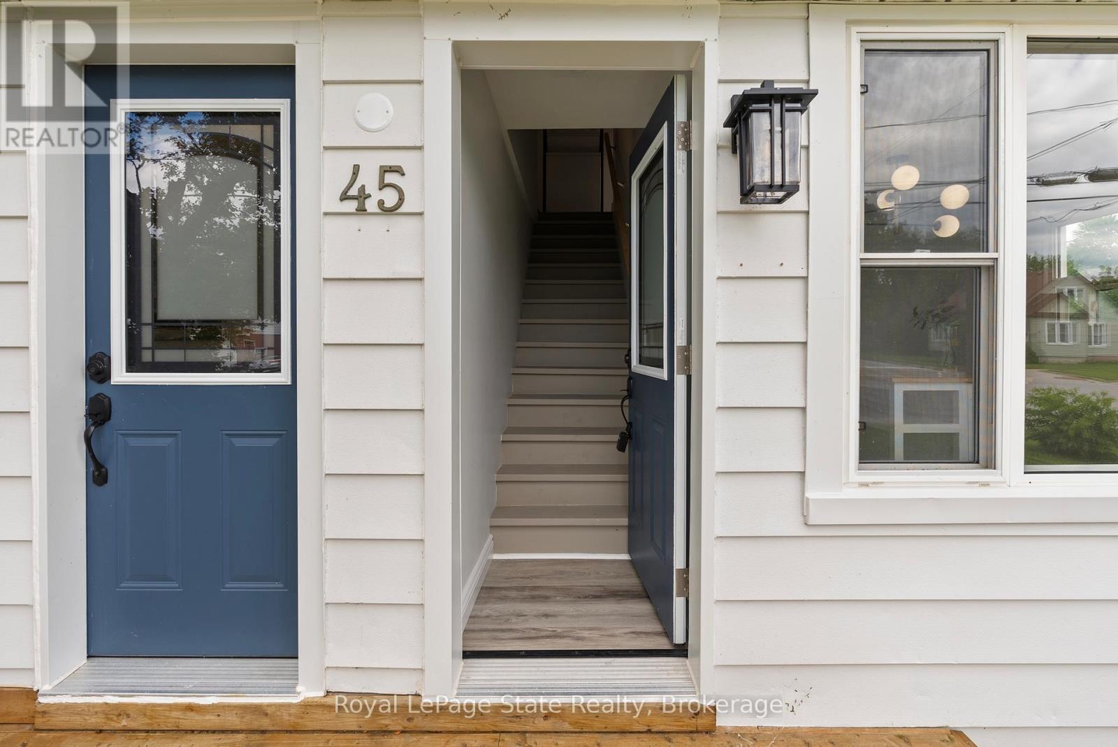 












45 CATHERINE STREET

,
Fort Erie (Central),




Ontario
L2A2G8

