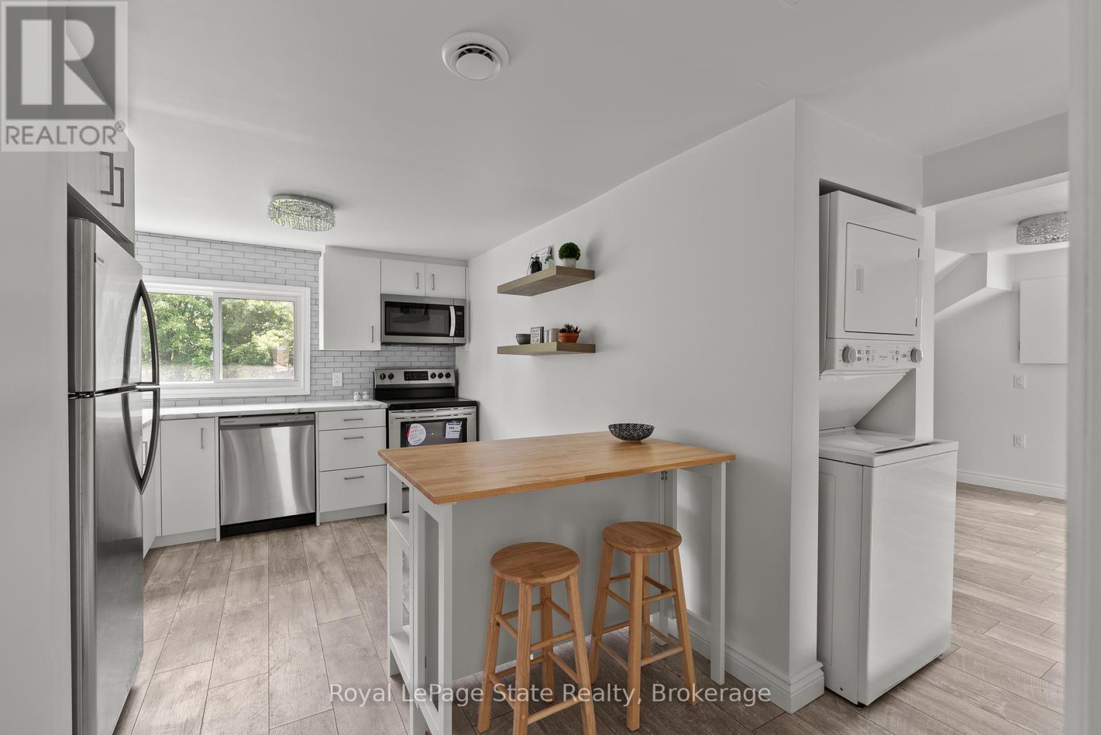 












45 CATHERINE STREET

,
Fort Erie (Central),




Ontario
L2A2G8

