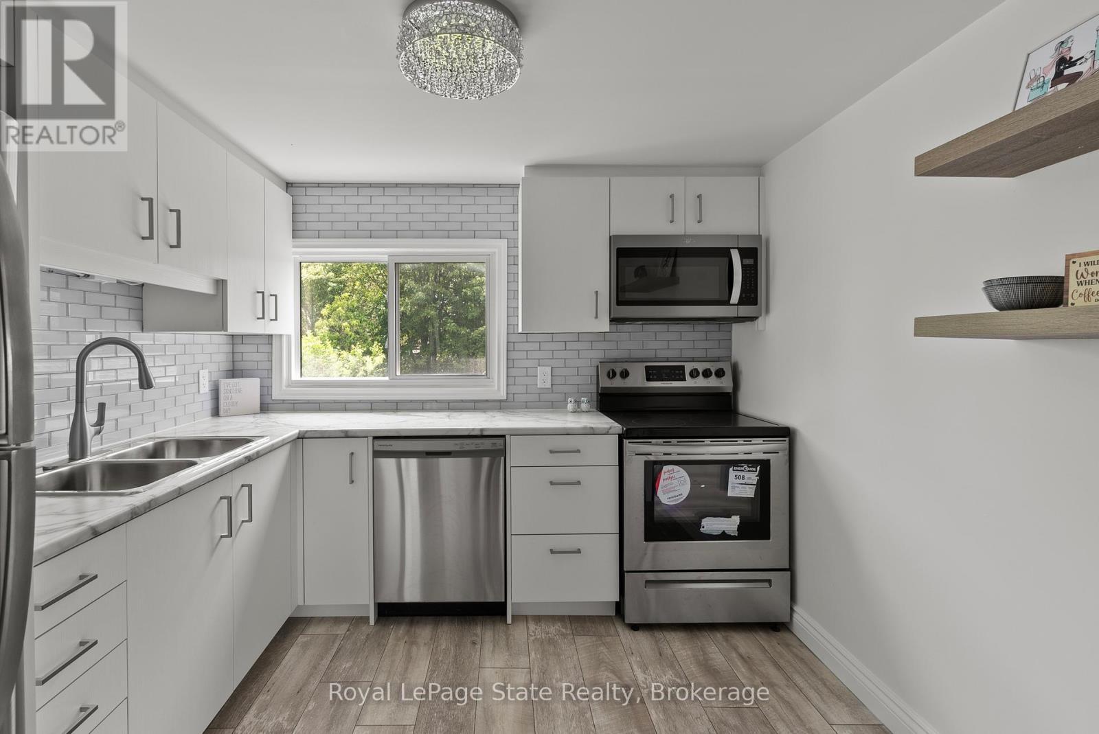 












45 CATHERINE STREET

,
Fort Erie (Central),




Ontario
L2A2G8

