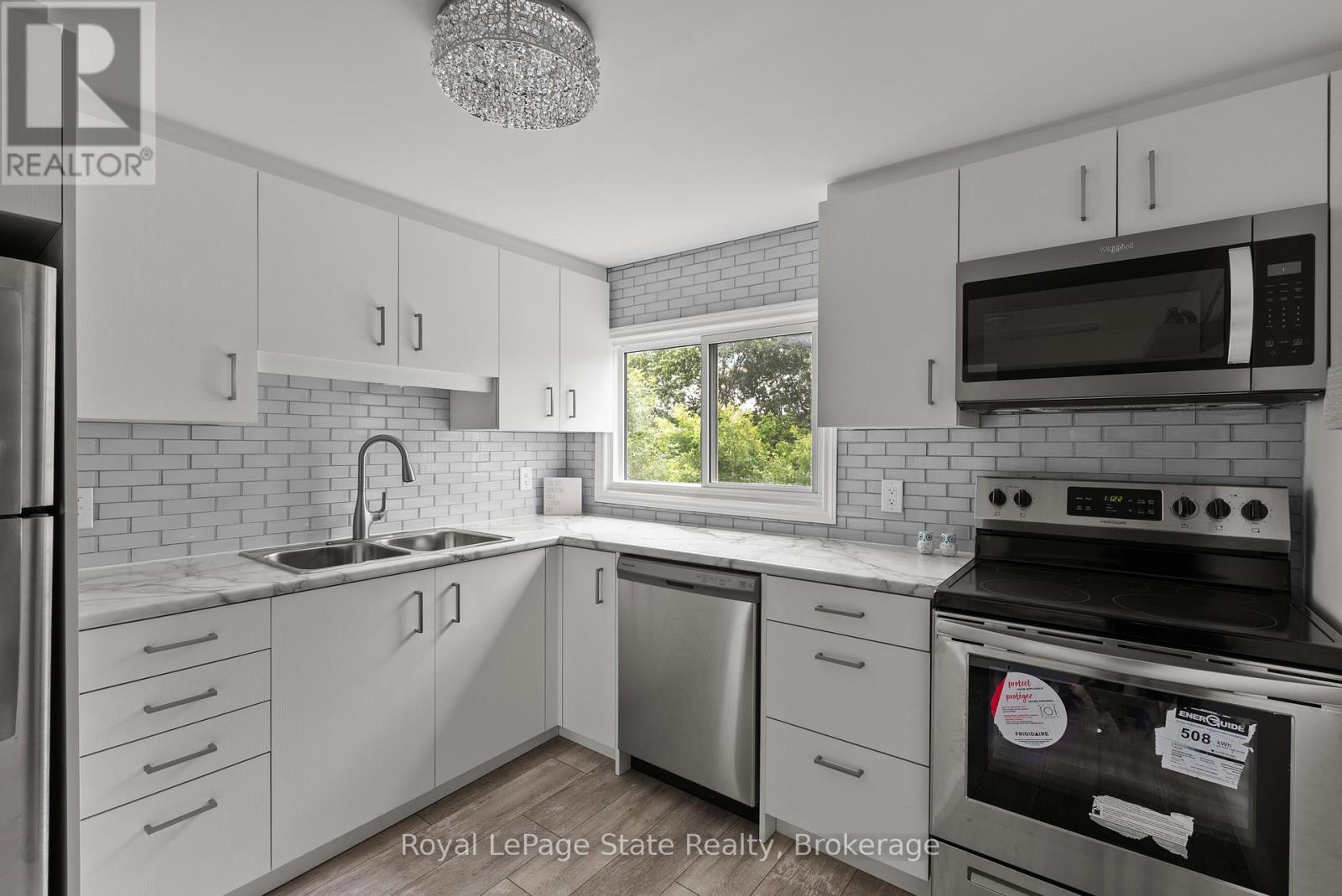 












45 CATHERINE STREET

,
Fort Erie (Central),




Ontario
L2A2G8

