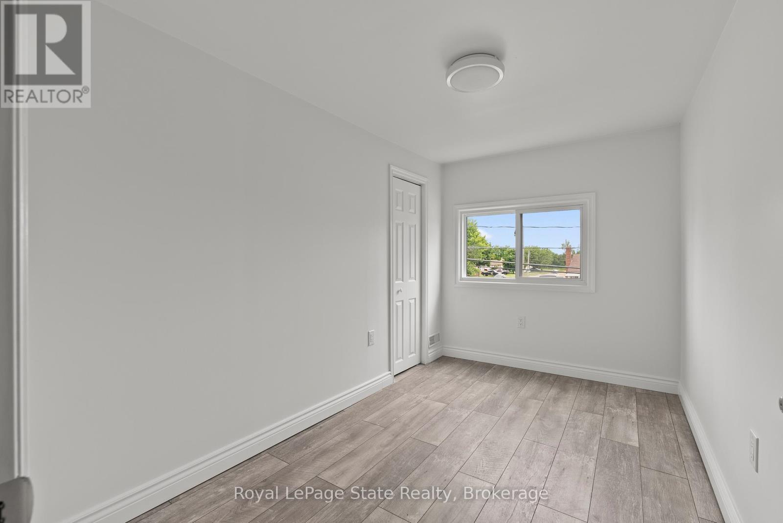 












45 CATHERINE STREET

,
Fort Erie (Central),




Ontario
L2A2G8

