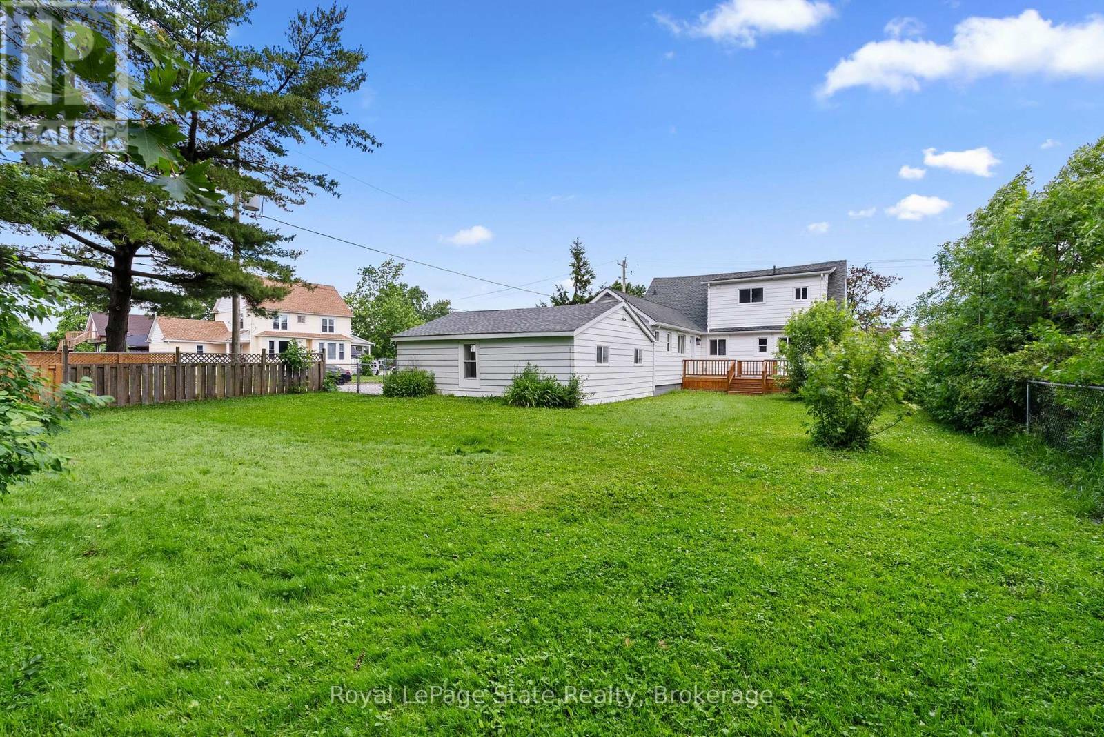 












45 CATHERINE STREET

,
Fort Erie (Central),




Ontario
L2A2G8

