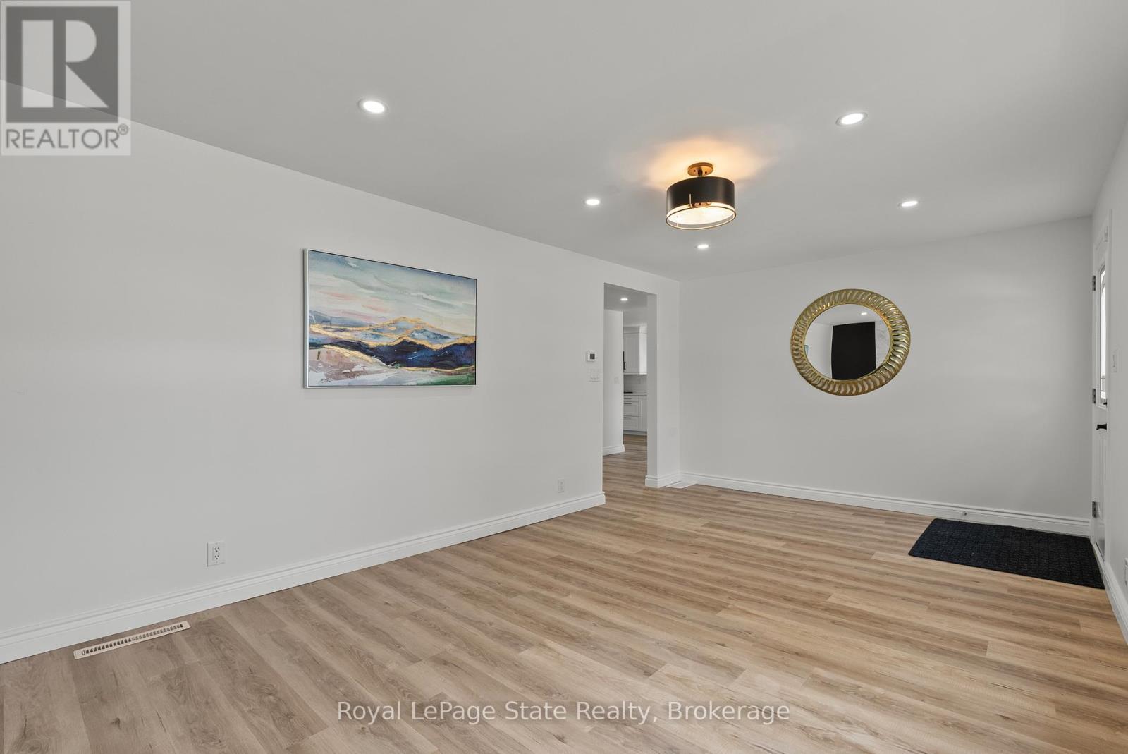 












45 CATHERINE STREET

,
Fort Erie (Central),




Ontario
L2A2G8

