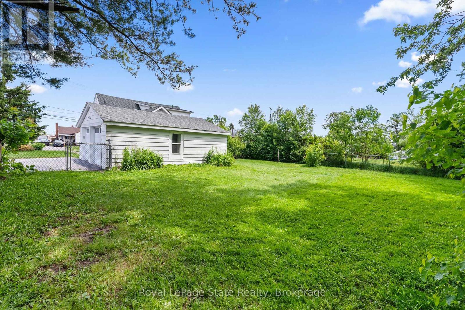 












45 CATHERINE STREET

,
Fort Erie (Central),




Ontario
L2A2G8

