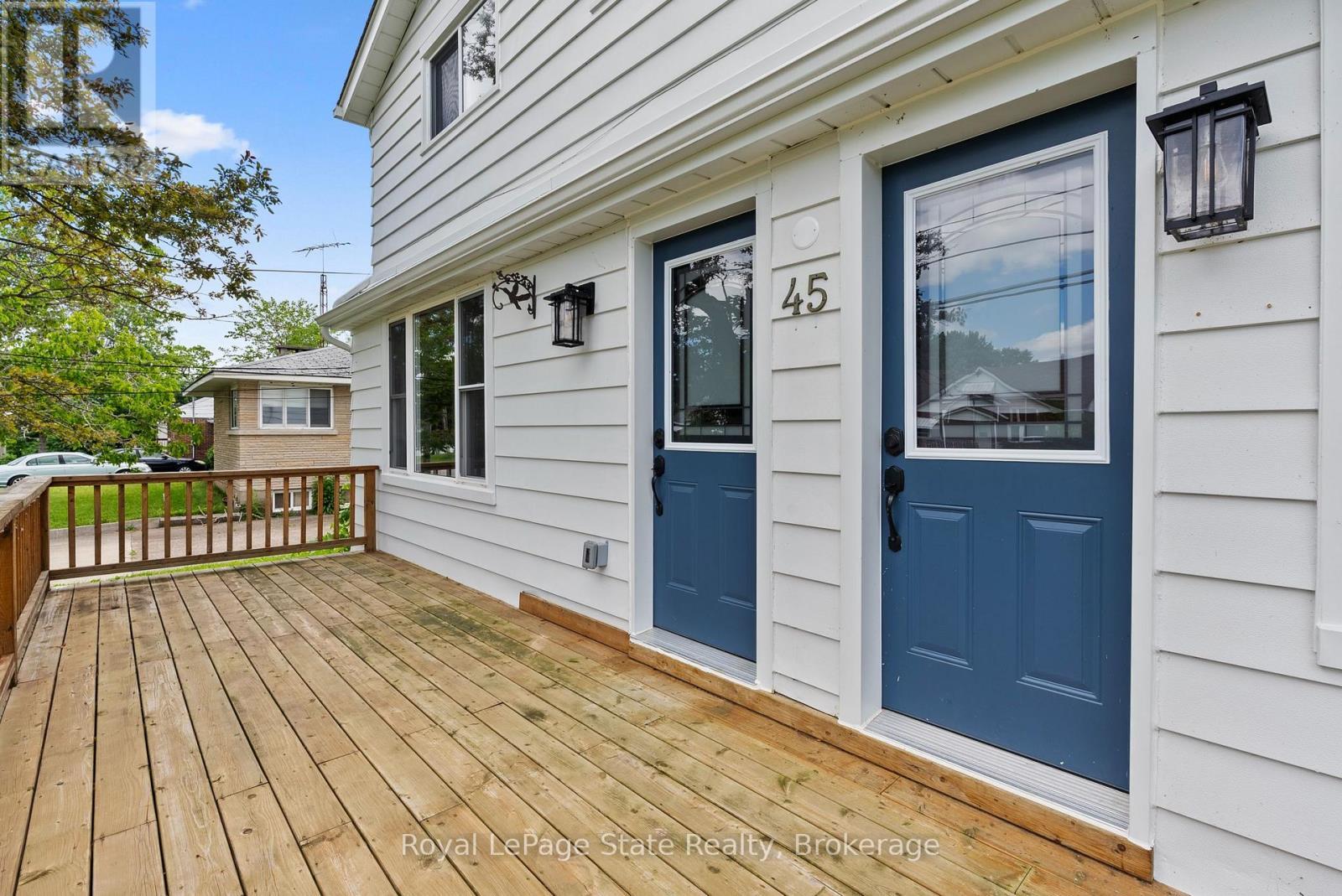 












45 CATHERINE STREET

,
Fort Erie (Central),




Ontario
L2A2G8

