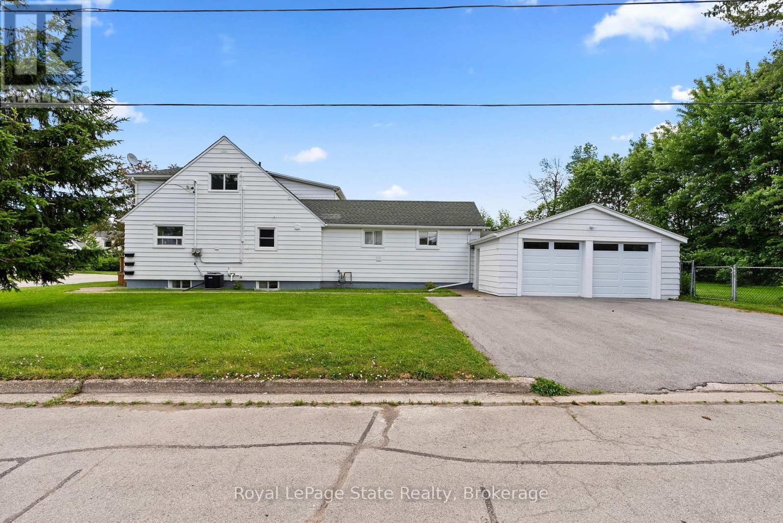 












45 CATHERINE STREET

,
Fort Erie (Central),




Ontario
L2A2G8

