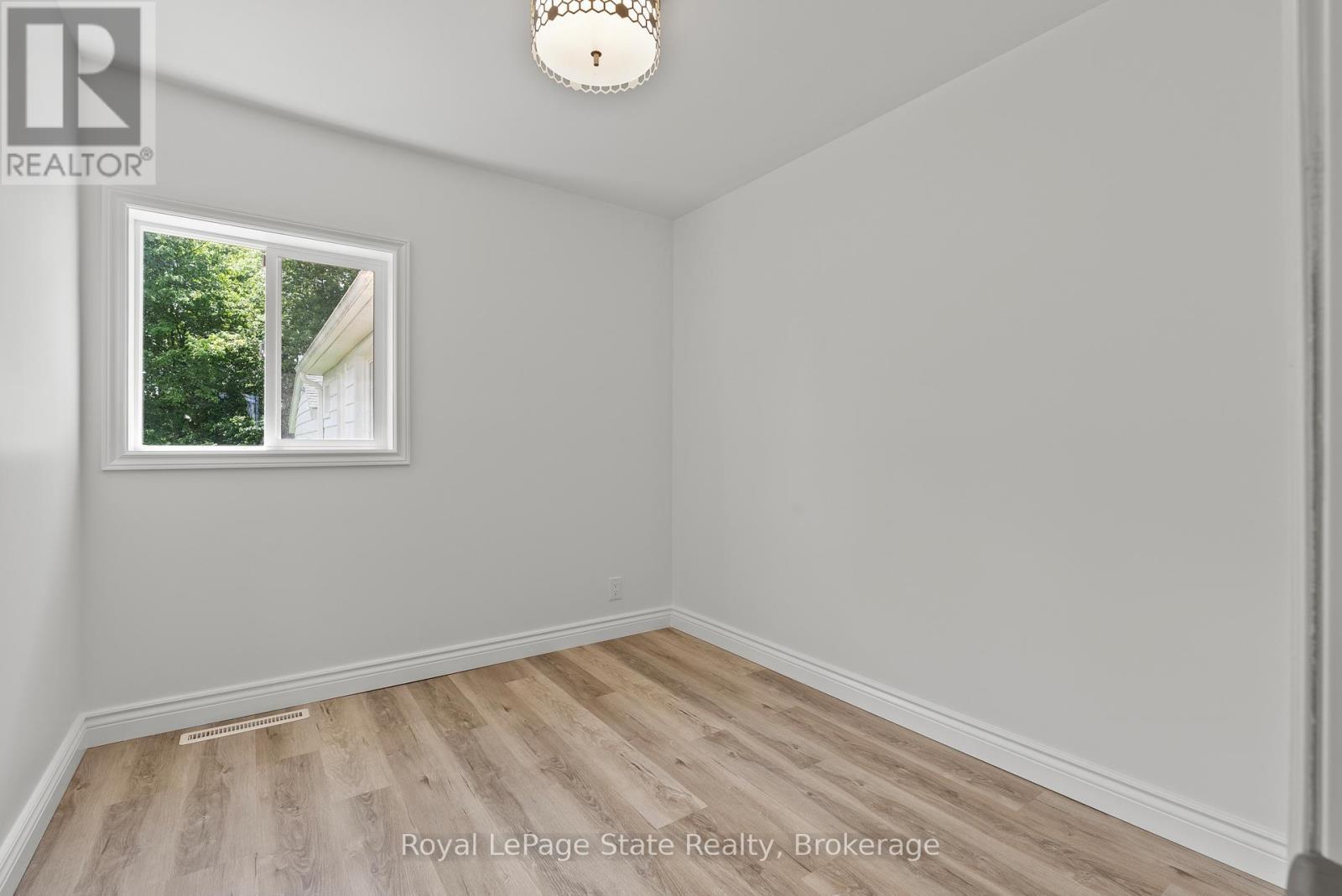 












45 CATHERINE STREET

,
Fort Erie (Central),




Ontario
L2A2G8

