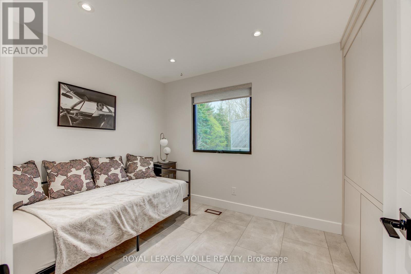












112 MITCHELL STREET

,
North Dumfries,




Ontario
N0B1E0

