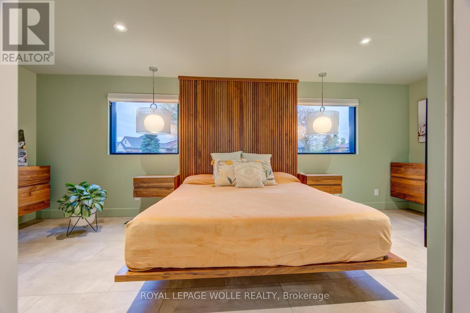 












112 MITCHELL STREET

,
North Dumfries,




Ontario
N0B1E0

