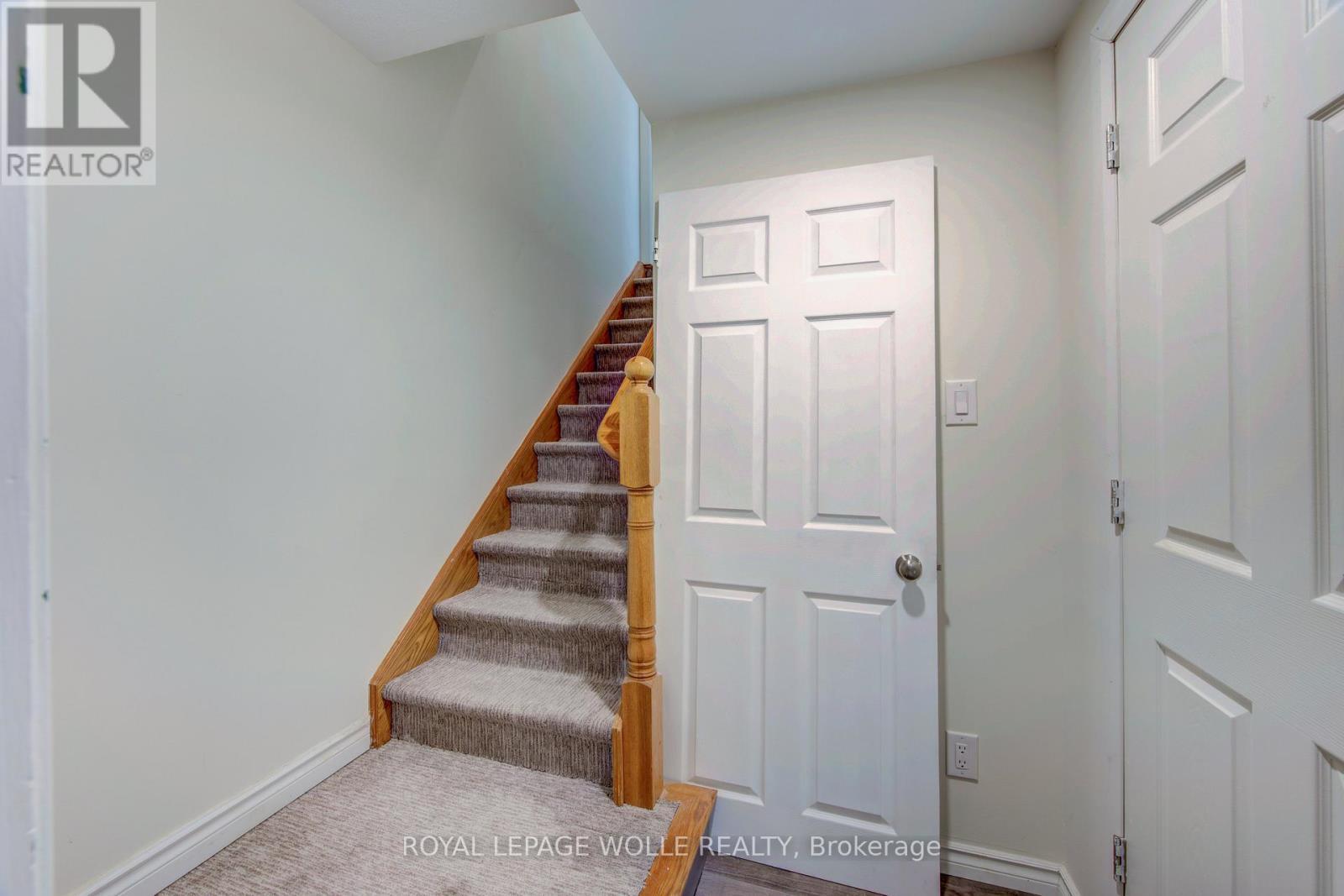












112 MITCHELL STREET

,
North Dumfries,




Ontario
N0B1E0

