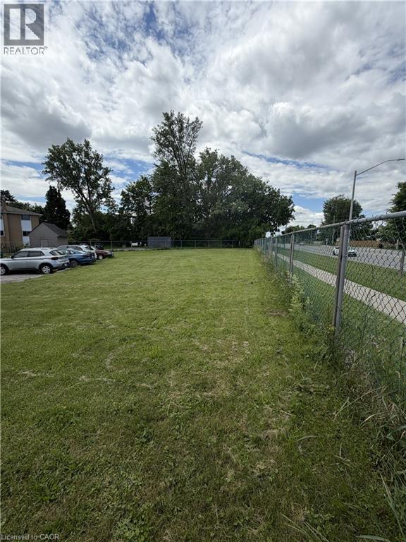 












26 CARNABY Crescent

,
Kitchener,




Ontario
N2A1M7

