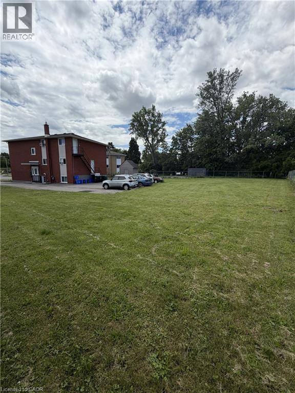 












26 CARNABY Crescent

,
Kitchener,




Ontario
N2A1M7


