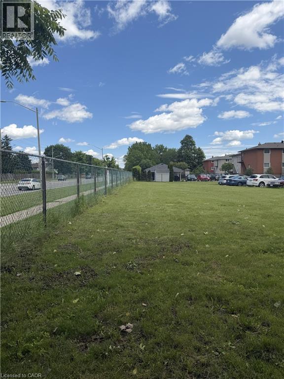 












26 CARNABY Crescent

,
Kitchener,




Ontario
N2A1M7

