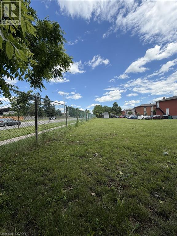 












26 CARNABY Crescent

,
Kitchener,




Ontario
N2A1M7

