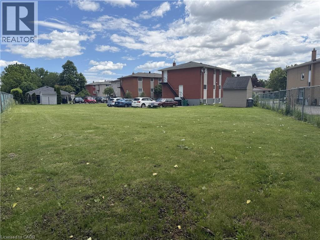 












26 CARNABY Crescent

,
Kitchener,




Ontario
N2A1M7

