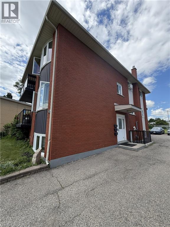 












26 CARNABY Crescent

,
Kitchener,




Ontario
N2A1M7

