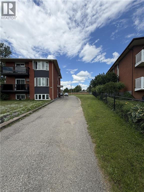 












26 CARNABY Crescent

,
Kitchener,




Ontario
N2A1M7

