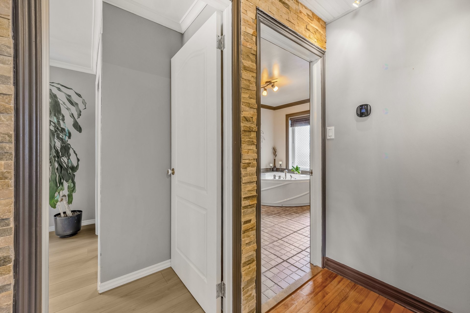 









328


Av. des Vétérans

,
Montréal-Est,




QC
H1B5B7

