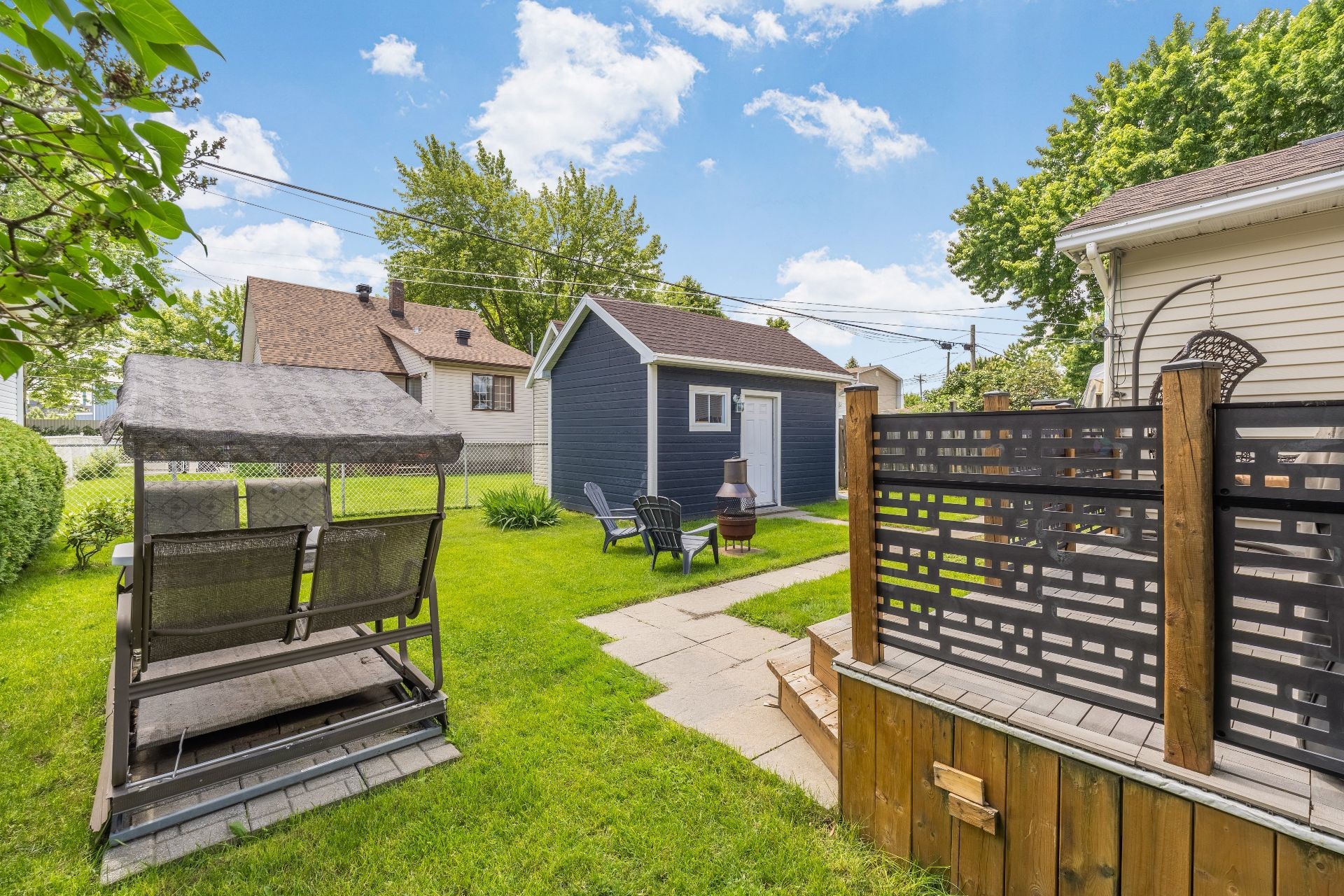 









328


Av. des Vétérans

,
Montréal-Est,




QC
H1B5B7

