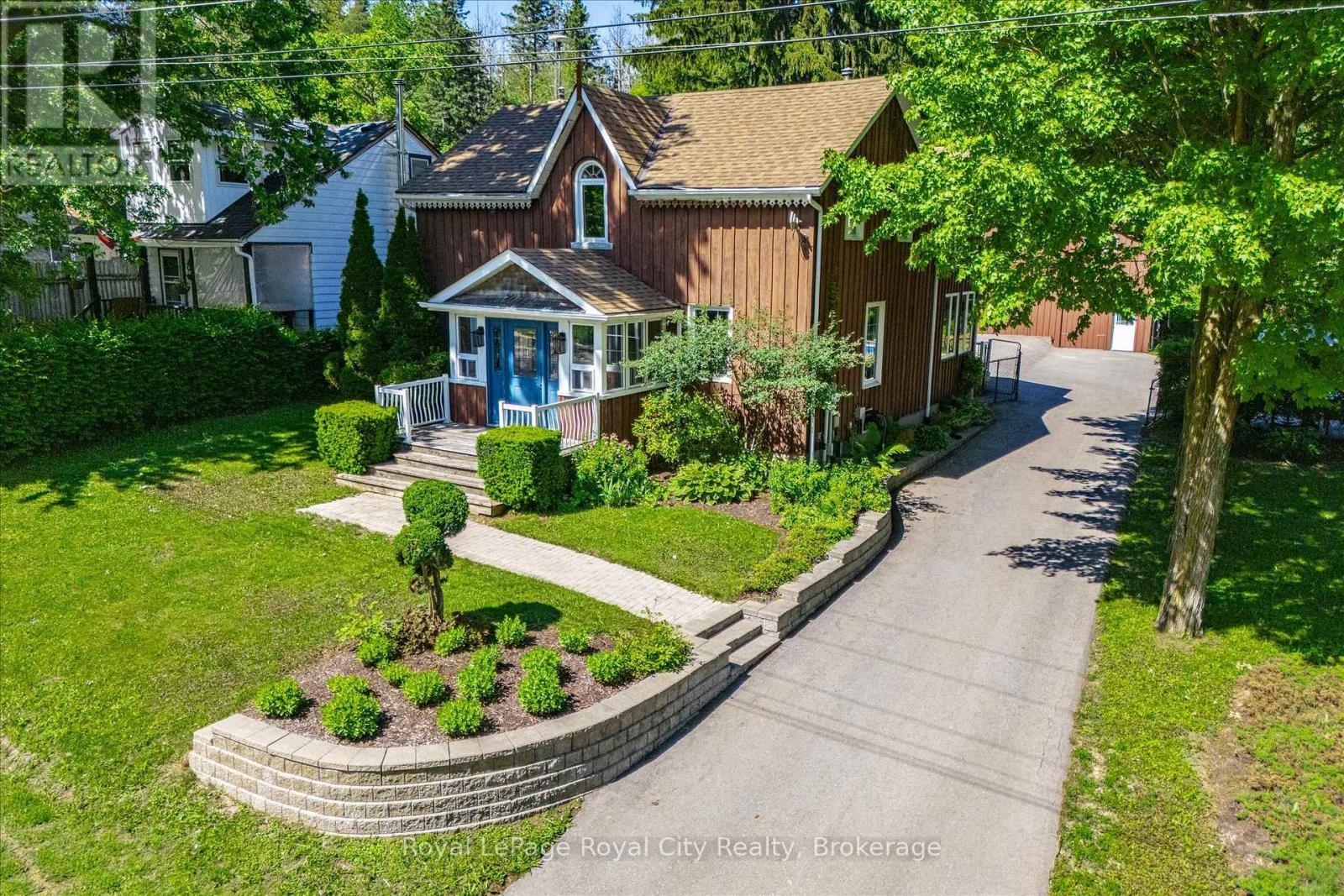 












33 NORTH BROADWAY STREET

,
Centre Wellington (Belwood),




Ontario
N0B1J0

