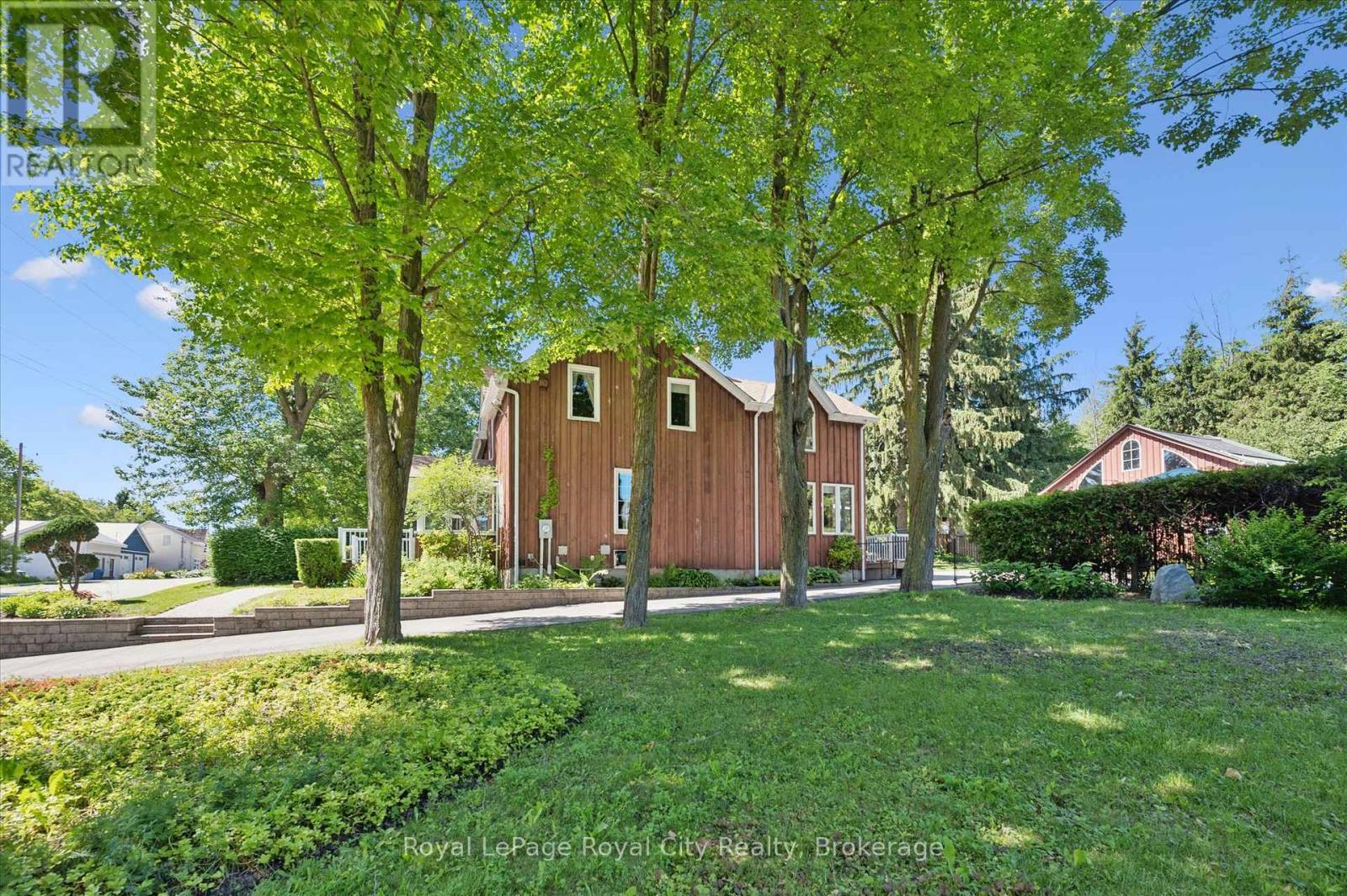












33 NORTH BROADWAY STREET

,
Centre Wellington (Belwood),




Ontario
N0B1J0

