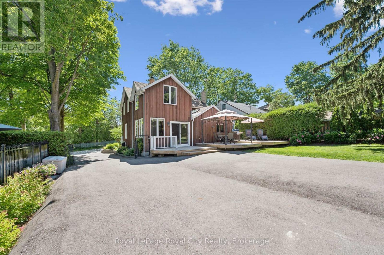












33 NORTH BROADWAY STREET

,
Centre Wellington (Belwood),




Ontario
N0B1J0

