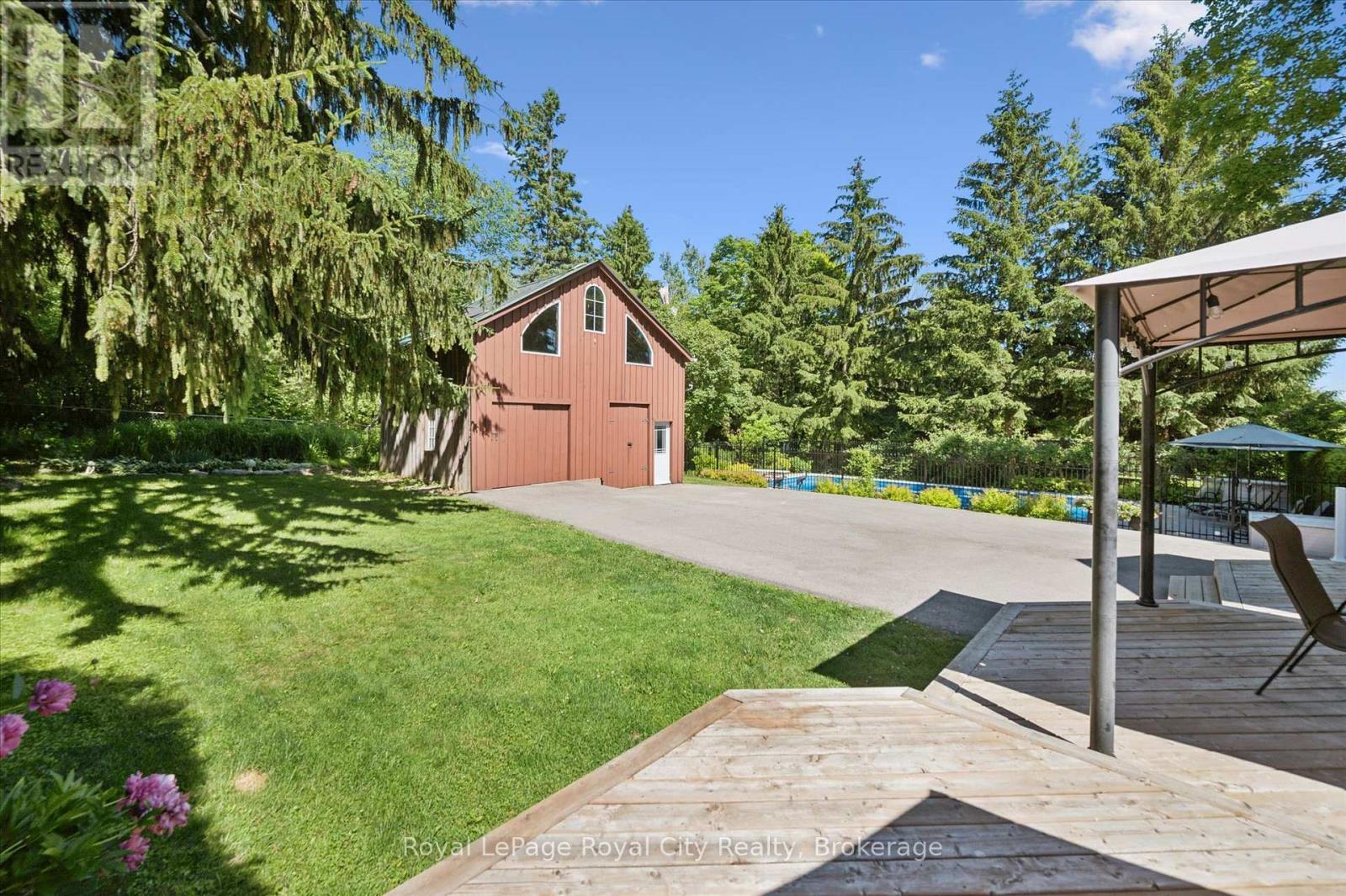 












33 NORTH BROADWAY STREET

,
Centre Wellington (Belwood),




Ontario
N0B1J0

