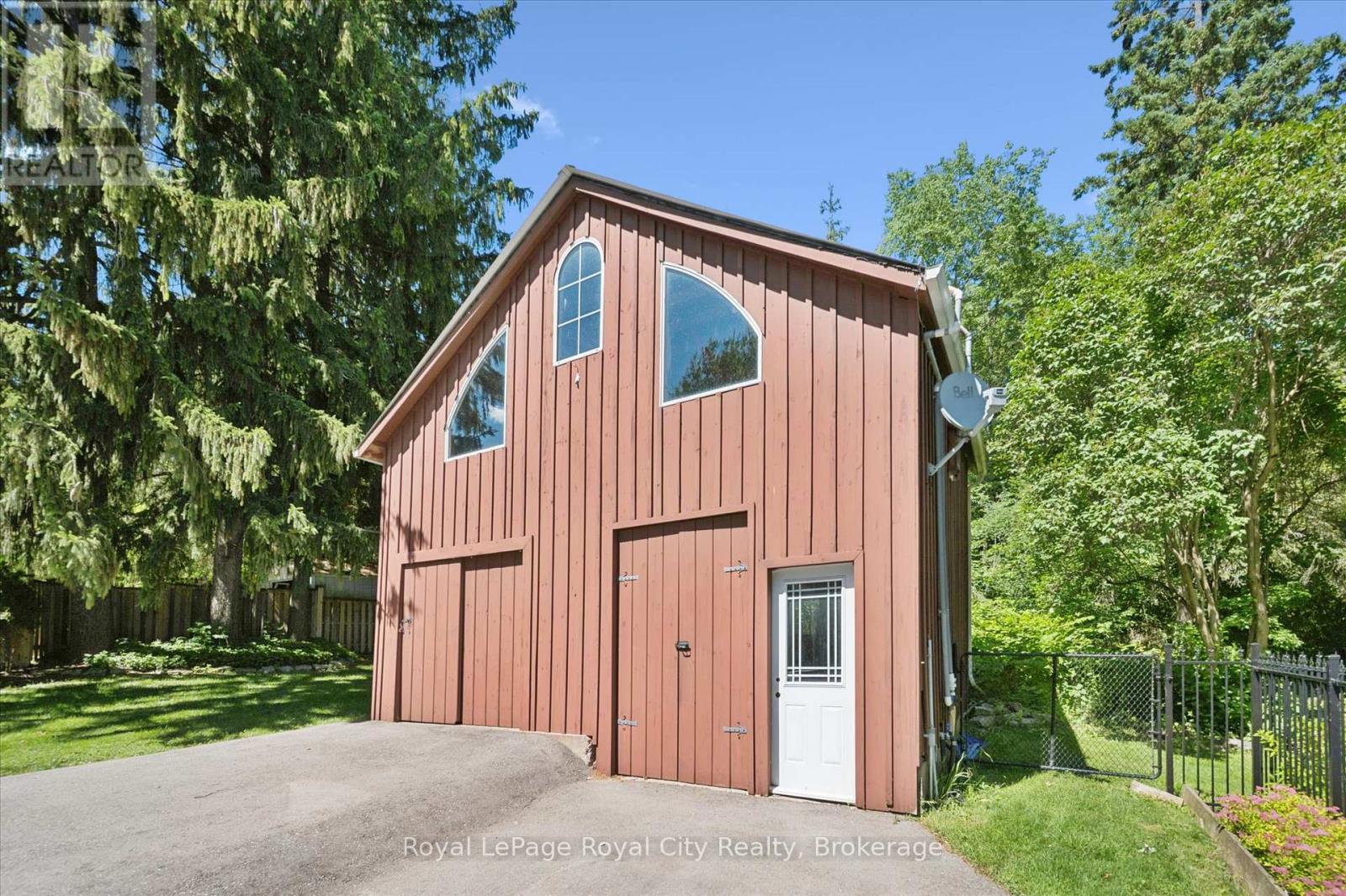 












33 NORTH BROADWAY STREET

,
Centre Wellington (Belwood),




Ontario
N0B1J0

