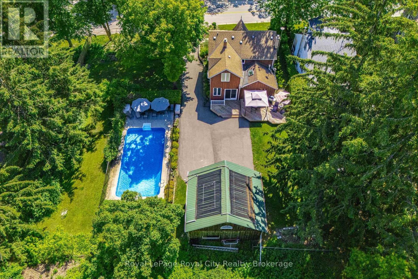 












33 NORTH BROADWAY STREET

,
Centre Wellington (Belwood),




Ontario
N0B1J0

