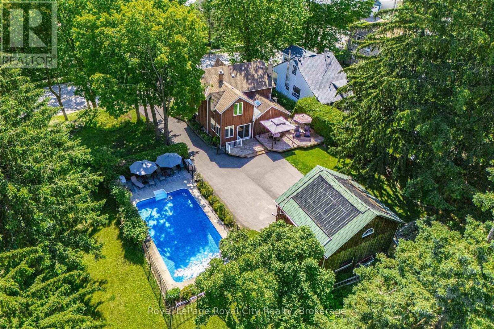 












33 NORTH BROADWAY STREET

,
Centre Wellington (Belwood),




Ontario
N0B1J0

