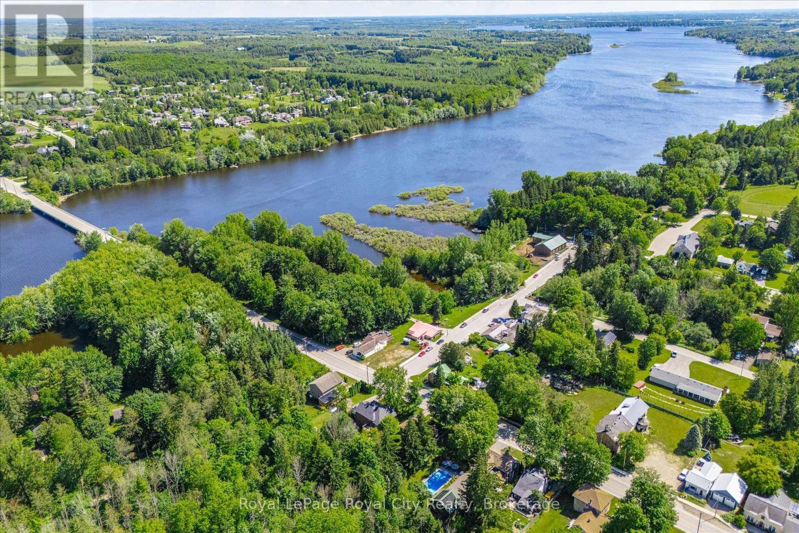 












33 NORTH BROADWAY STREET

,
Centre Wellington (Belwood),




Ontario
N0B1J0

