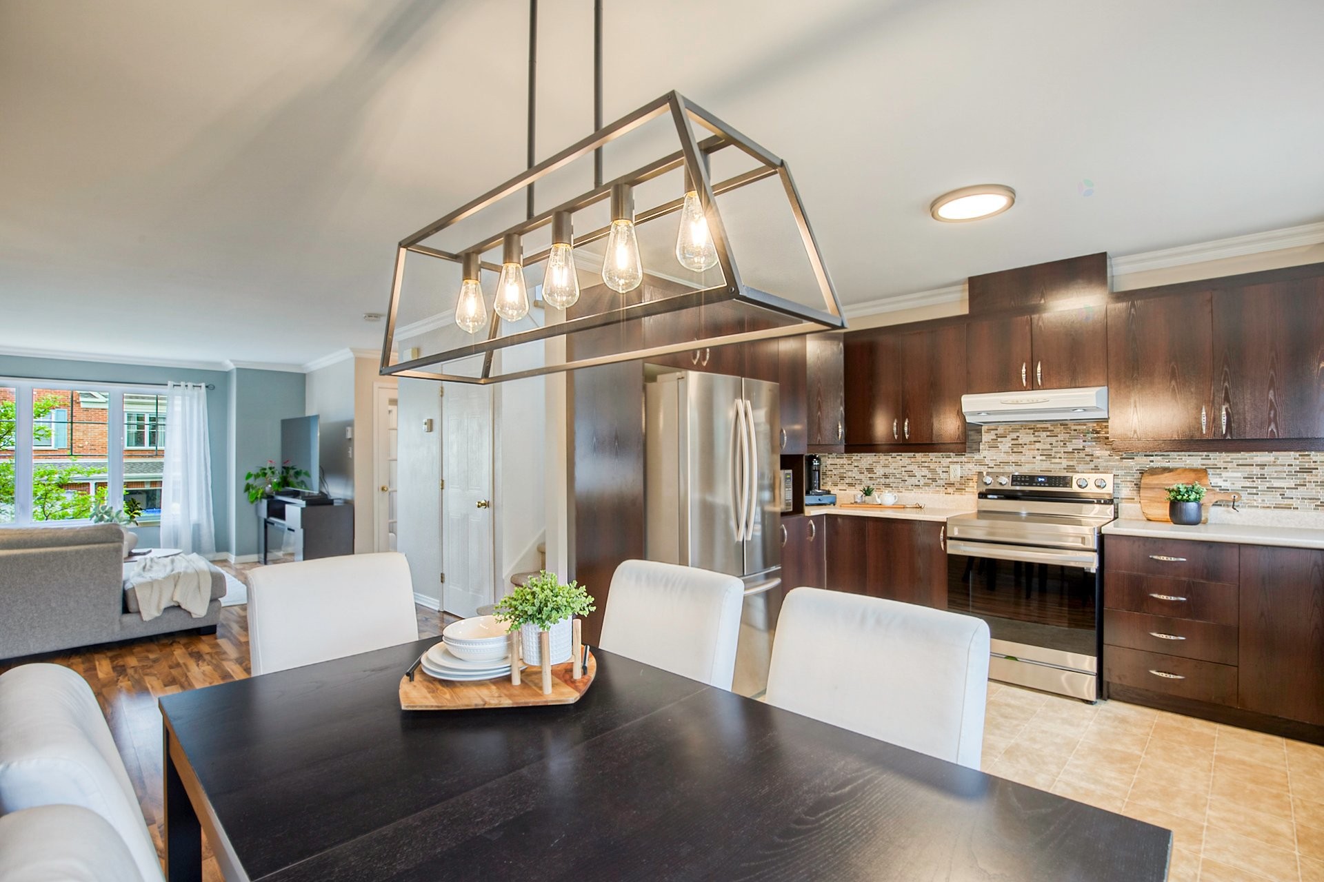 









506


Rue Magloire-Laflamme

,
Mont-Saint-Hilaire,




QC
J3H0B8

