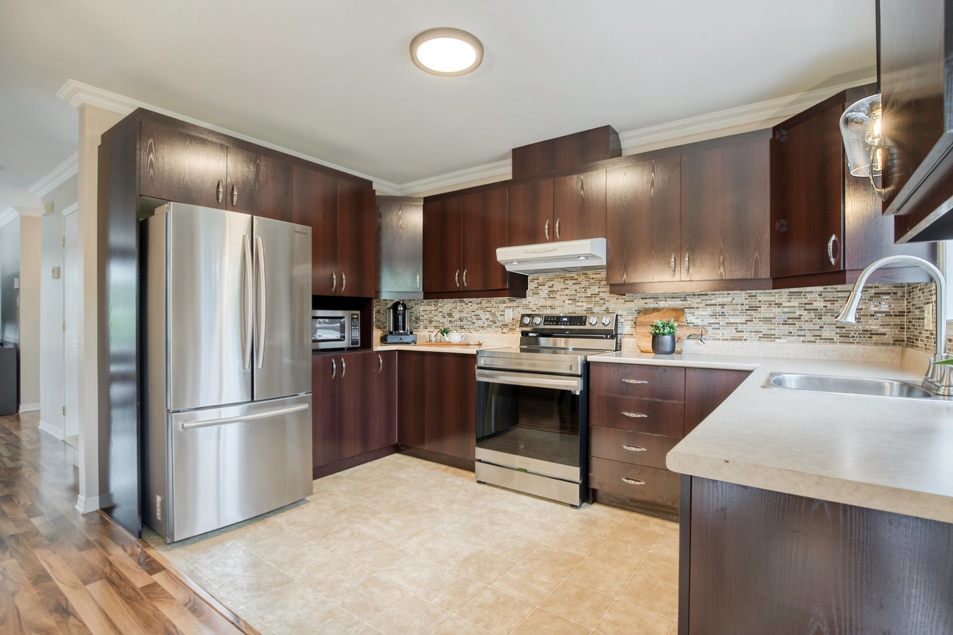 









506


Rue Magloire-Laflamme

,
Mont-Saint-Hilaire,




QC
J3H0B8

