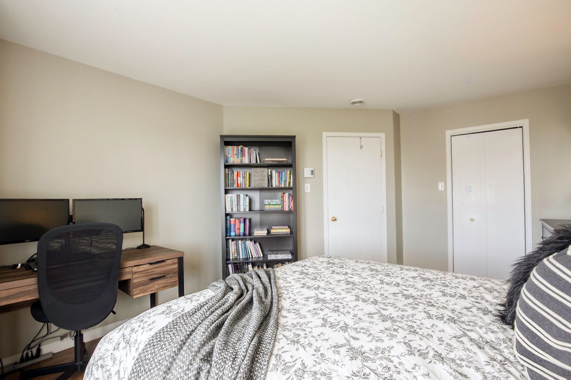 









506


Rue Magloire-Laflamme

,
Mont-Saint-Hilaire,




QC
J3H0B8

