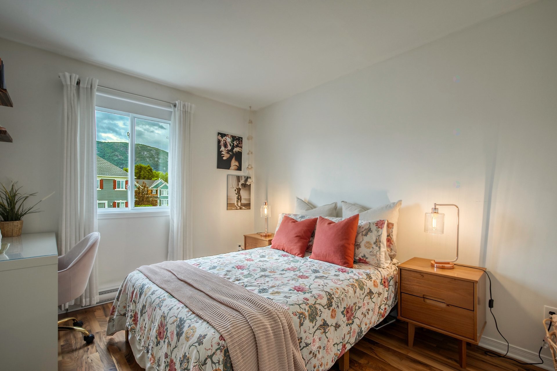 









506


Rue Magloire-Laflamme

,
Mont-Saint-Hilaire,




QC
J3H0B8

