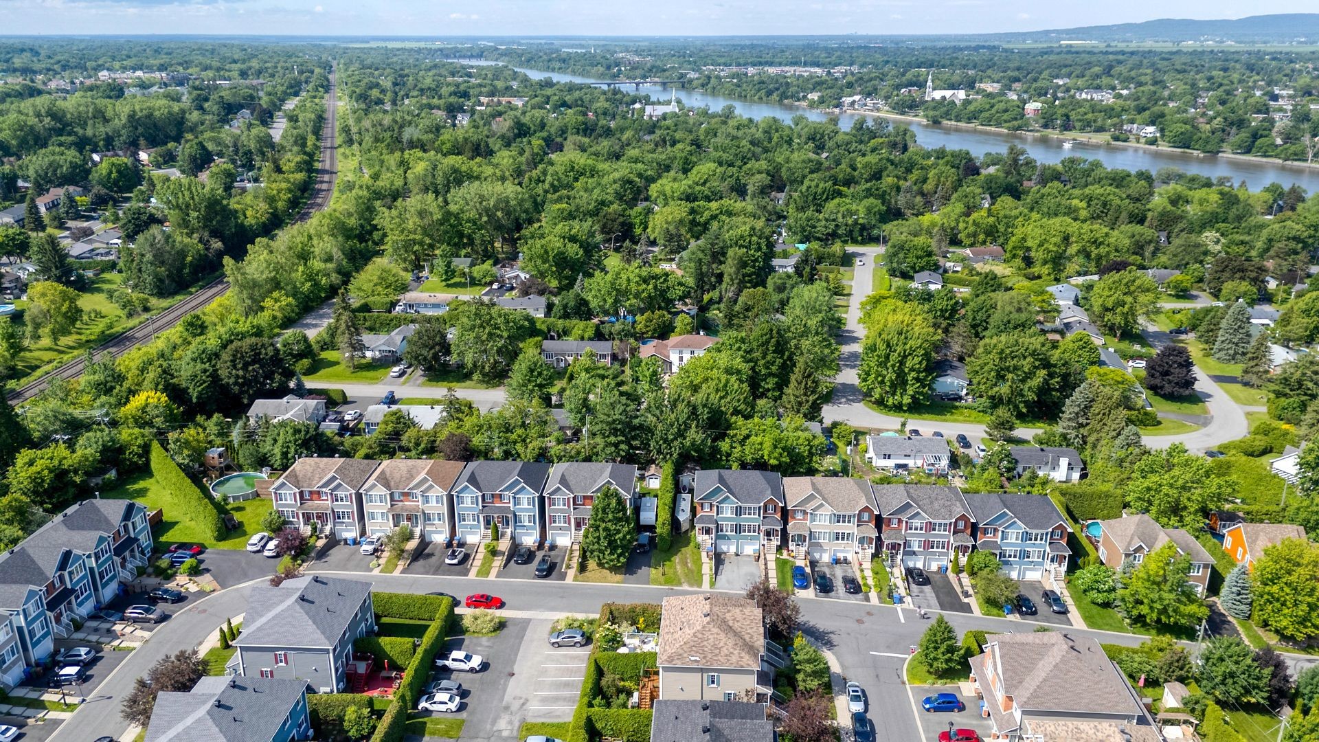 









506


Rue Magloire-Laflamme

,
Mont-Saint-Hilaire,




QC
J3H0B8

