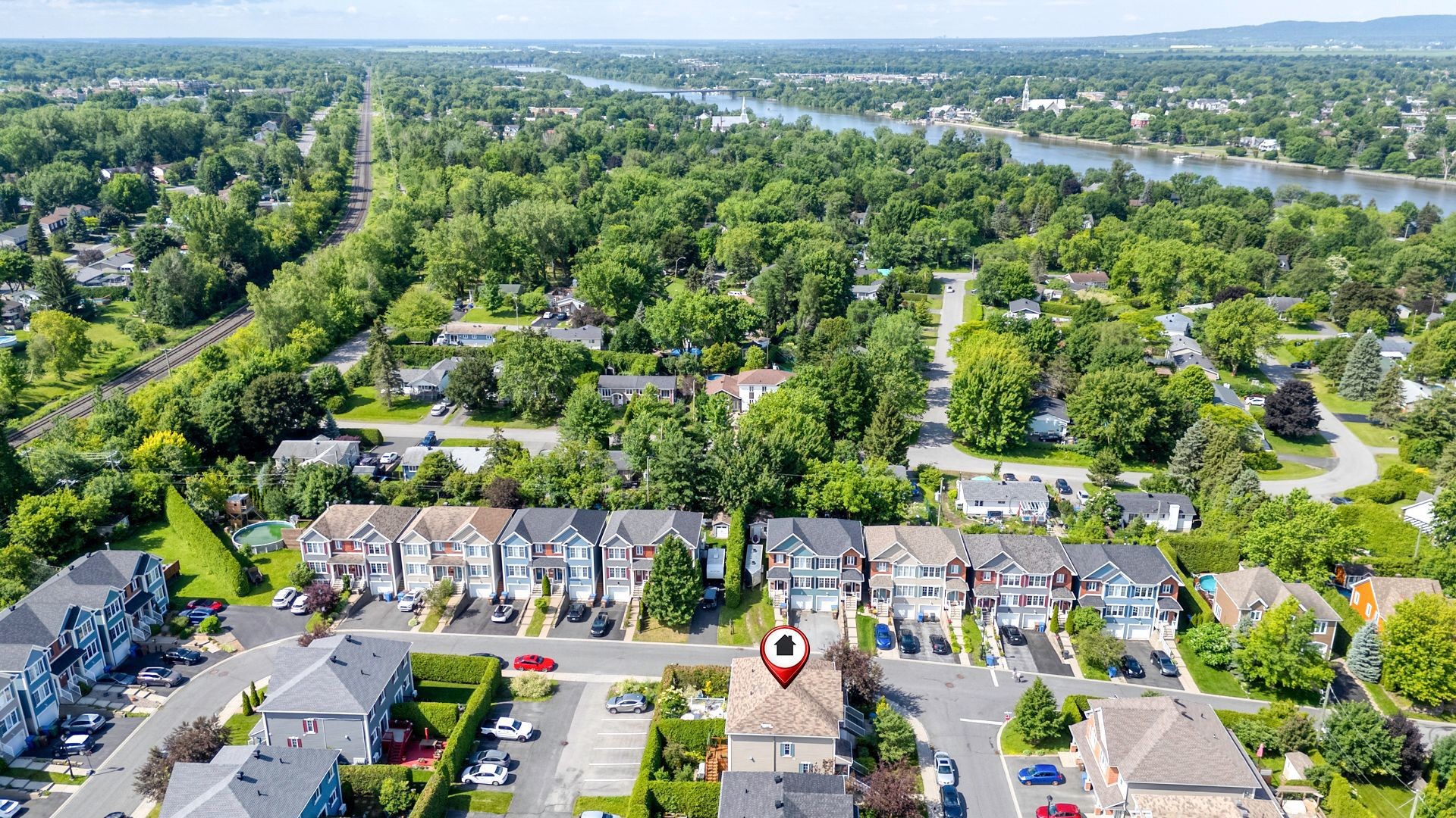 









506


Rue Magloire-Laflamme

,
Mont-Saint-Hilaire,




QC
J3H0B8

