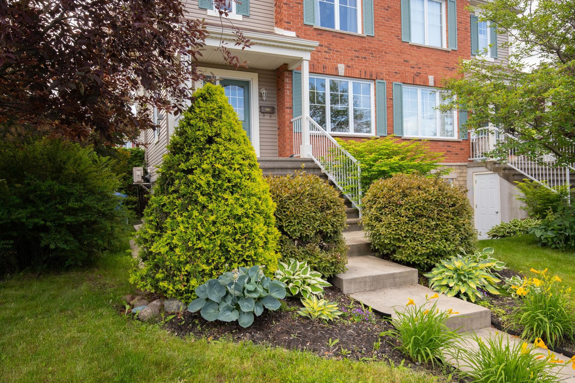 









506


Rue Magloire-Laflamme

,
Mont-Saint-Hilaire,




QC
J3H0B8

