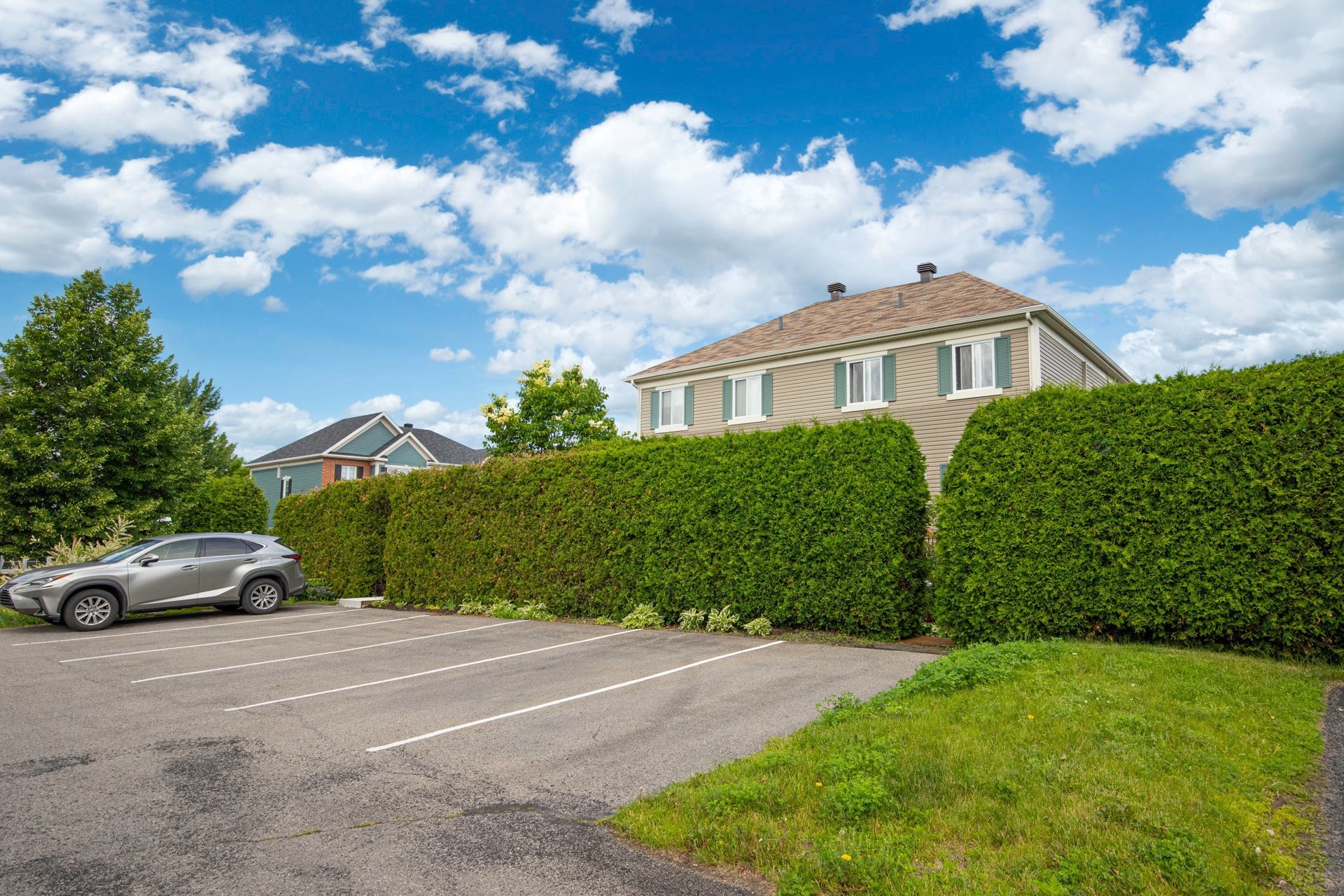 









506


Rue Magloire-Laflamme

,
Mont-Saint-Hilaire,




QC
J3H0B8

