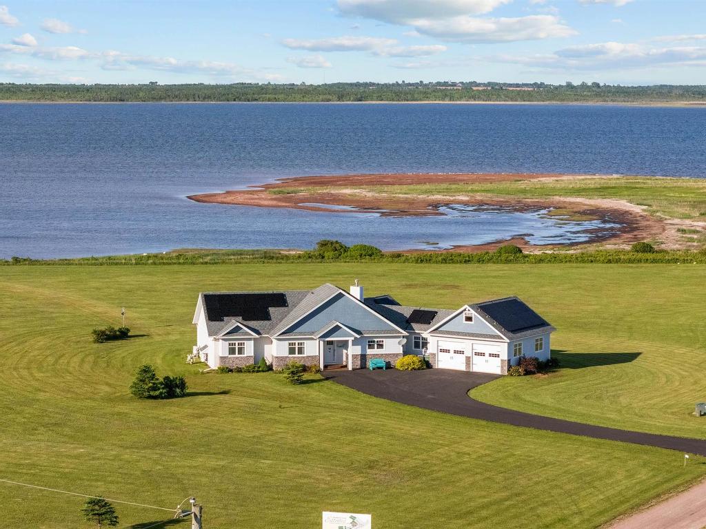 












689 STRANG Road

,
St. Nicholas,




PE
C0B 1T0


