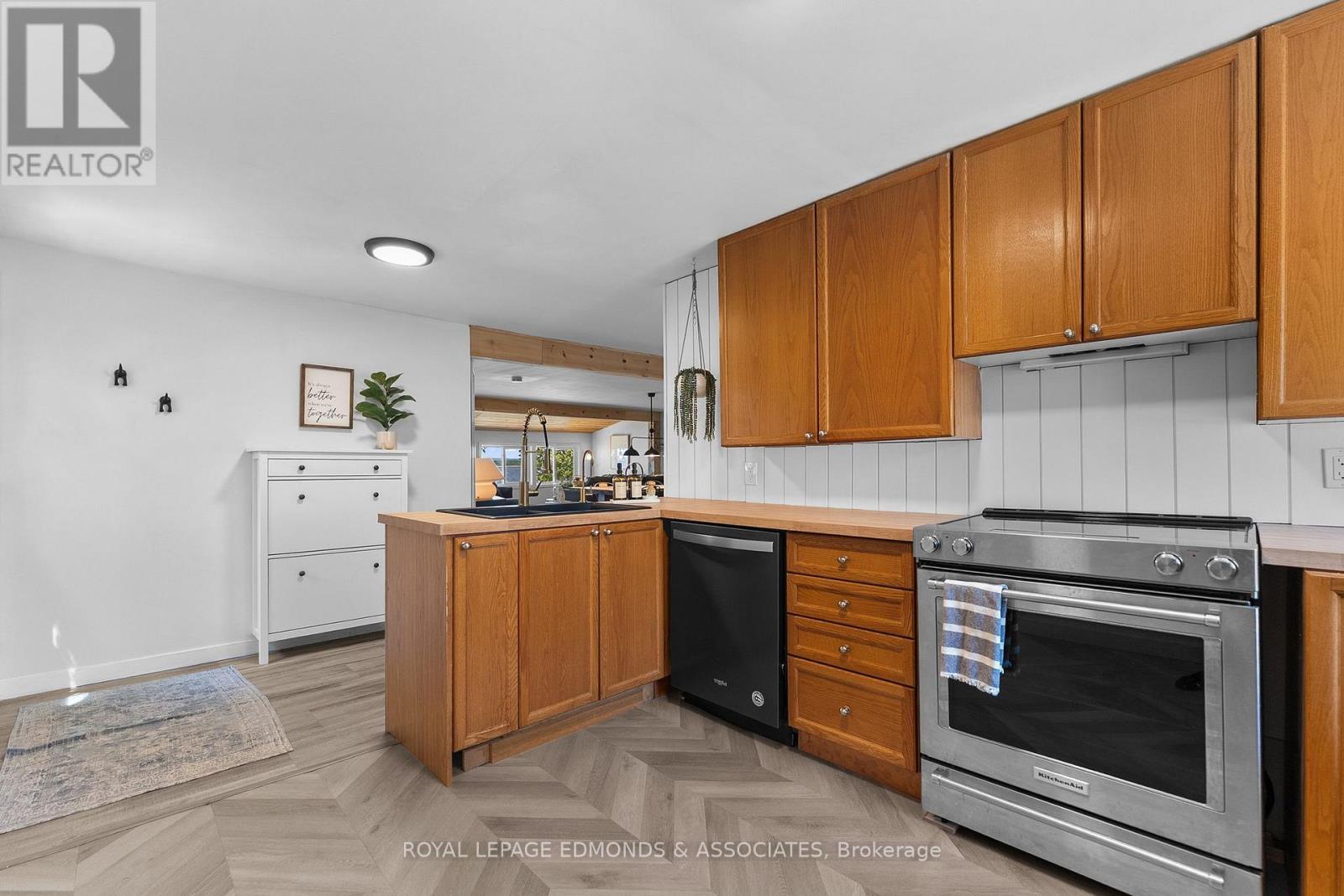 












59 GREATVIEW TRAIL

,
Whitewater Region,




Ontario
K8A6W2


