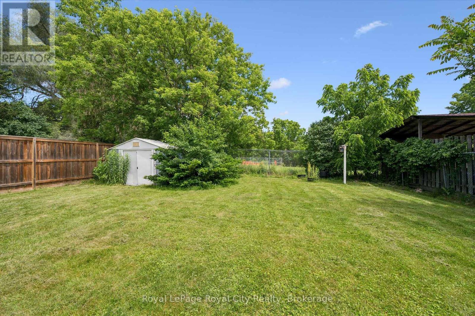 












10 MACVILLE AVENUE

,
Kitchener,




Ontario
N2K1T1

