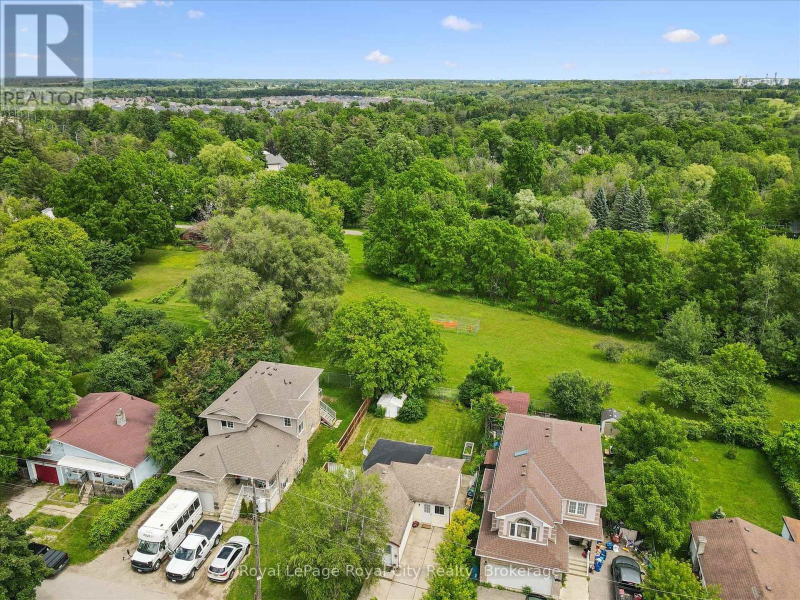 












10 MACVILLE AVENUE

,
Kitchener,




Ontario
N2K1T1

