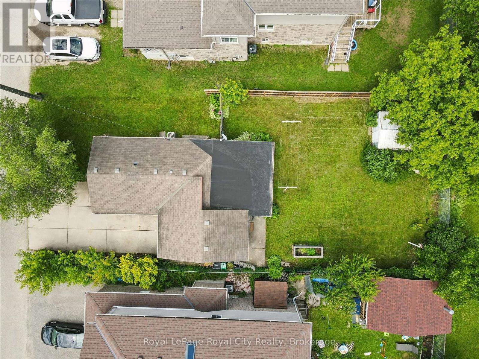 












10 MACVILLE AVENUE

,
Kitchener,




Ontario
N2K1T1

