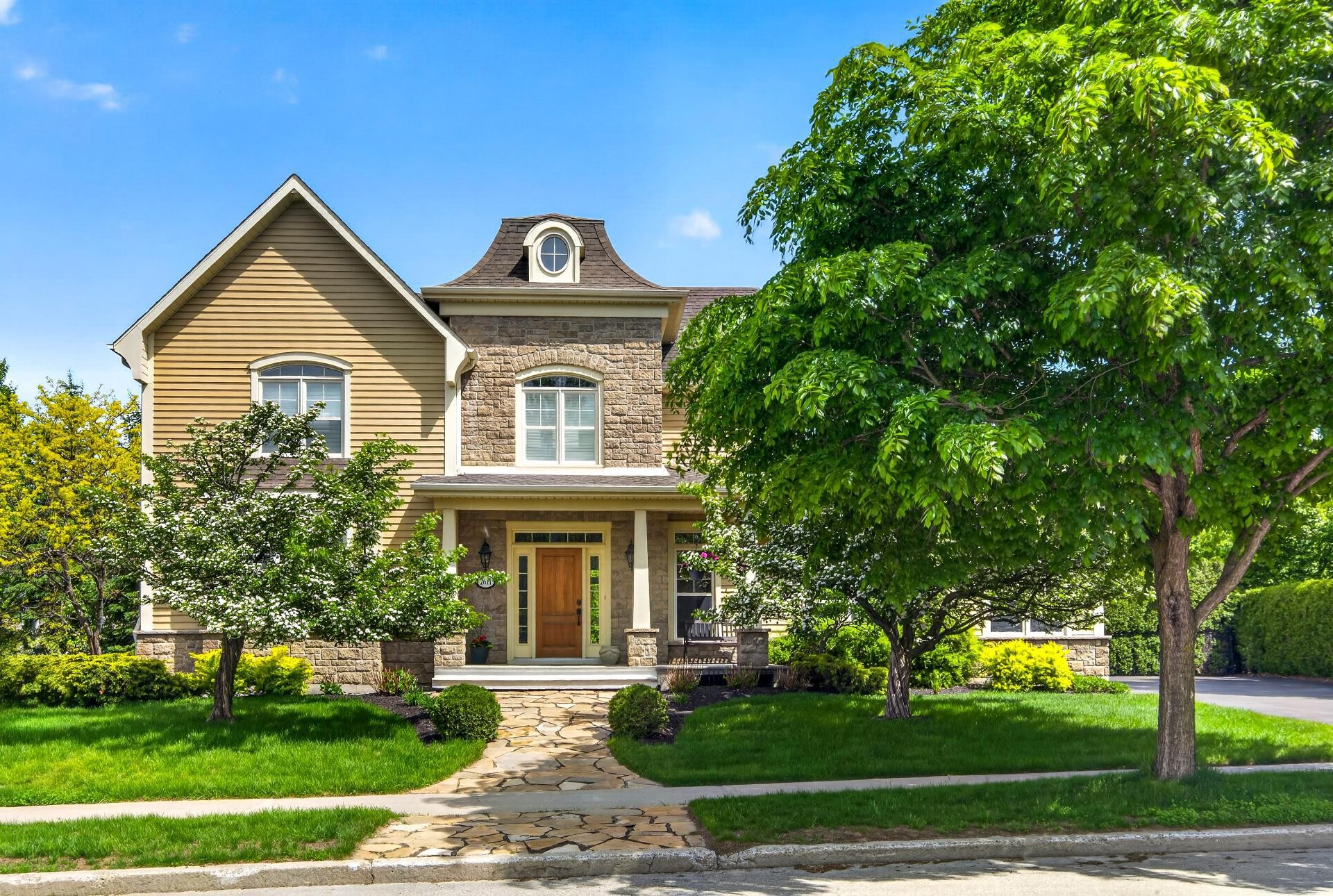 









2611


Rue Honoré-De Balzac

,
Sherbrooke (Les Nations),




QC
J1L0B2

