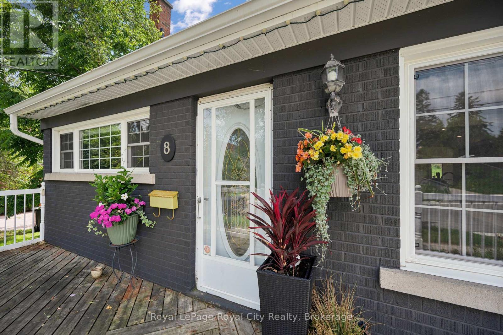 












8 ROSEWOOD AVENUE

,
Guelph (Junction/Onward Willow),




Ontario
N1H5Z9

