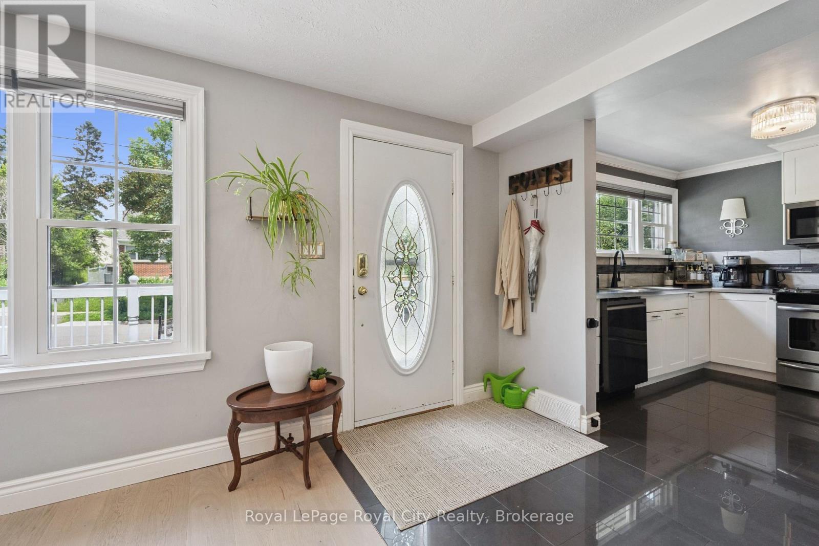 












8 ROSEWOOD AVENUE

,
Guelph (Junction/Onward Willow),




Ontario
N1H5Z9

