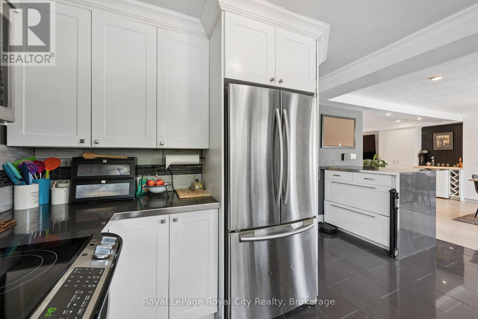 












8 ROSEWOOD AVENUE

,
Guelph (Junction/Onward Willow),




Ontario
N1H5Z9

