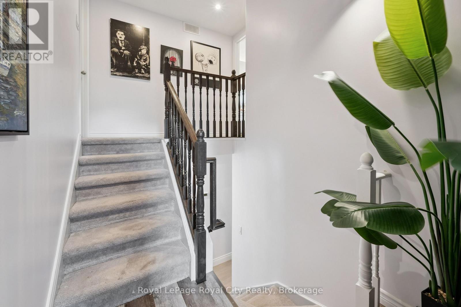 












8 ROSEWOOD AVENUE

,
Guelph (Junction/Onward Willow),




Ontario
N1H5Z9

